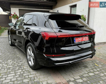 Черный Ауди E-Tron, объемом двигателя 0 л и пробегом 64 тыс. км за 31700 $, фото 20 на Automoto.ua