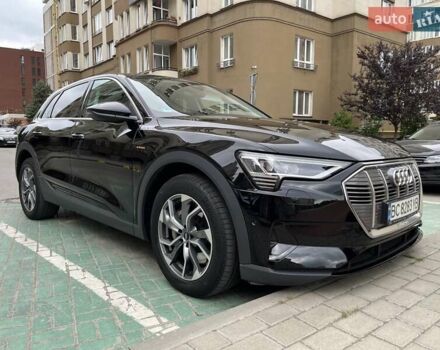 Чорний Ауді E-Tron, об'ємом двигуна 0 л та пробігом 60 тис. км за 33500 $, фото 3 на Automoto.ua