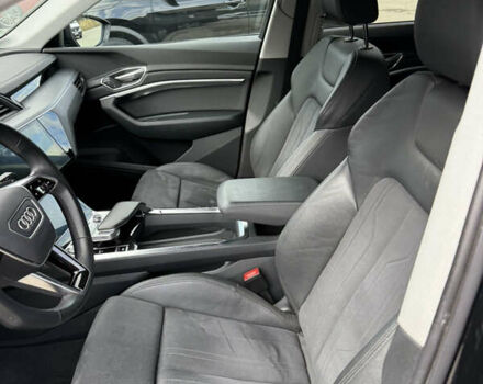 Чорний Ауді E-Tron, об'ємом двигуна 0 л та пробігом 55 тис. км за 36500 $, фото 12 на Automoto.ua