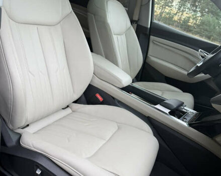 Черный Ауди E-Tron, объемом двигателя 0 л и пробегом 56 тыс. км за 40890 $, фото 36 на Automoto.ua