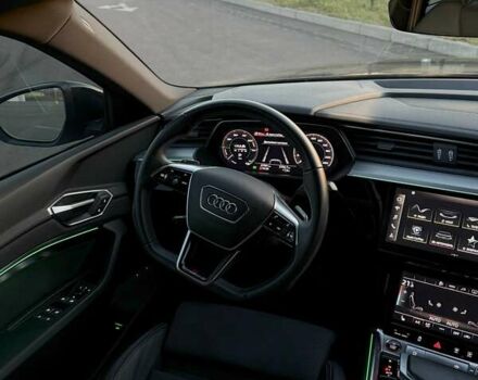 Черный Ауди E-Tron, объемом двигателя 0 л и пробегом 68 тыс. км за 45000 $, фото 18 на Automoto.ua