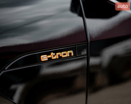 Чорний Ауді E-Tron, об'ємом двигуна 0 л та пробігом 80 тис. км за 37000 $, фото 21 на Automoto.ua