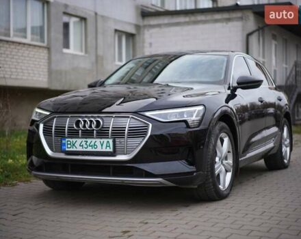 Чорний Ауді E-Tron, об'ємом двигуна 0 л та пробігом 47 тис. км за 32900 $, фото 3 на Automoto.ua