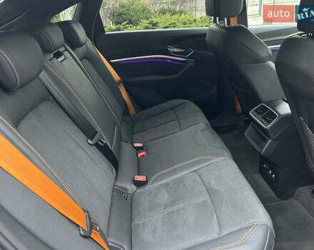 Чорний Ауді E-Tron, об'ємом двигуна 0 л та пробігом 23 тис. км за 54900 $, фото 17 на Automoto.ua