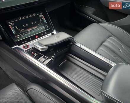Чорний Ауді E-Tron, об'ємом двигуна 0 л та пробігом 61 тис. км за 47777 $, фото 65 на Automoto.ua