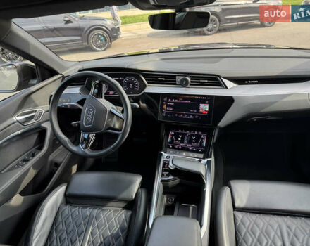 Чорний Ауді E-Tron, об'ємом двигуна 0 л та пробігом 55 тис. км за 41000 $, фото 24 на Automoto.ua
