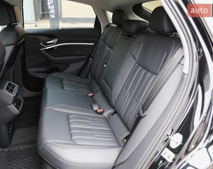 Чорний Ауді E-Tron, об'ємом двигуна 0 л та пробігом 78 тис. км за 43000 $, фото 9 на Automoto.ua