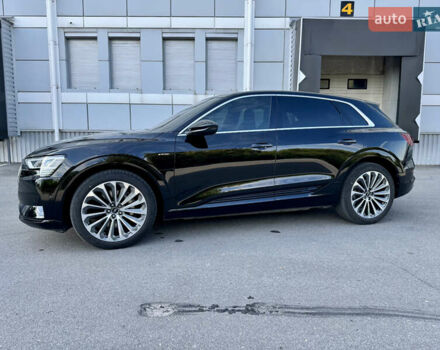 Чорний Ауді E-Tron, об'ємом двигуна 0 л та пробігом 55 тис. км за 41000 $, фото 10 на Automoto.ua