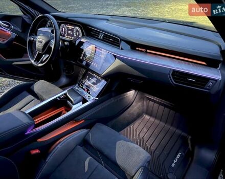 Чорний Ауді E-Tron, об'ємом двигуна 0 л та пробігом 103 тис. км за 36600 $, фото 26 на Automoto.ua