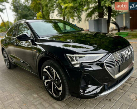 Черный Ауди E-Tron, объемом двигателя 0 л и пробегом 31 тыс. км за 45500 $, фото 3 на Automoto.ua
