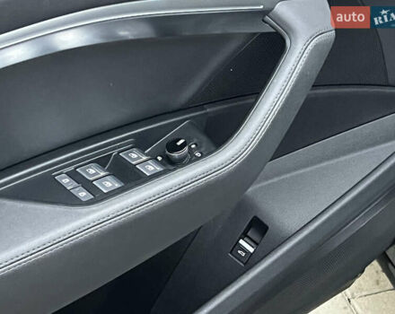 Чорний Ауді E-Tron, об'ємом двигуна 0 л та пробігом 112 тис. км за 33900 $, фото 15 на Automoto.ua