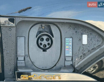 Черный Ауди E-Tron, объемом двигателя 0 л и пробегом 80 тыс. км за 34500 $, фото 42 на Automoto.ua