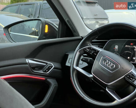 Чорний Ауді E-Tron, об'ємом двигуна 0 л та пробігом 112 тис. км за 33900 $, фото 11 на Automoto.ua
