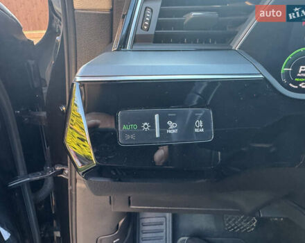 Черный Ауди E-Tron, объемом двигателя 0 л и пробегом 129 тыс. км за 27499 $, фото 32 на Automoto.ua