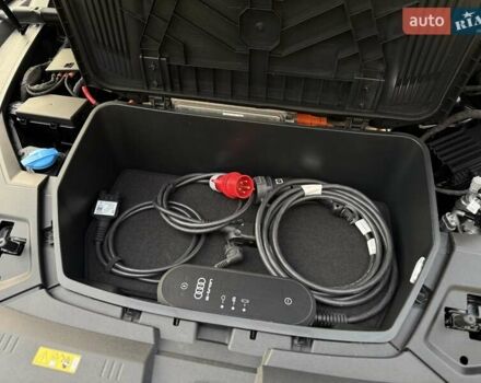 Черный Ауди E-Tron, объемом двигателя 0 л и пробегом 150 тыс. км за 31950 $, фото 84 на Automoto.ua