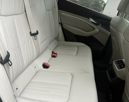 Черный Ауди E-Tron, объемом двигателя 0 л и пробегом 56 тыс. км за 40890 $, фото 35 на Automoto.ua