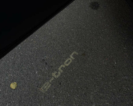 Черный Ауди E-Tron, объемом двигателя 0 л и пробегом 62 тыс. км за 36200 $, фото 37 на Automoto.ua