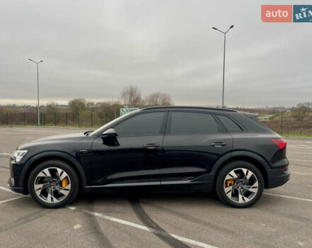 Черный Ауди E-Tron, объемом двигателя 0 л и пробегом 39 тыс. км за 39950 $, фото 4 на Automoto.ua