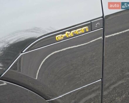 Черный Ауди E-Tron, объемом двигателя 0 л и пробегом 43 тыс. км за 45999 $, фото 28 на Automoto.ua
