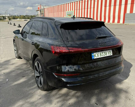 Чорний Ауді E-Tron, об'ємом двигуна 0 л та пробігом 59 тис. км за 35499 $, фото 4 на Automoto.ua