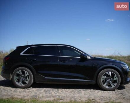 Черный Ауди E-Tron, объемом двигателя 0 л и пробегом 45 тыс. км за 32900 $, фото 4 на Automoto.ua