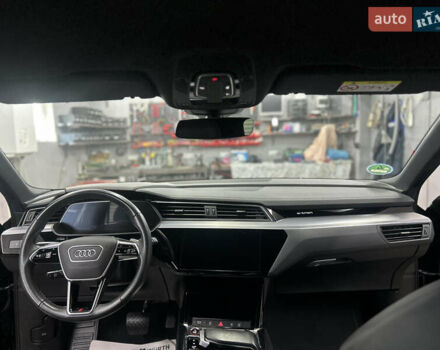 Чорний Ауді E-Tron, об'ємом двигуна 0 л та пробігом 57 тис. км за 41500 $, фото 16 на Automoto.ua