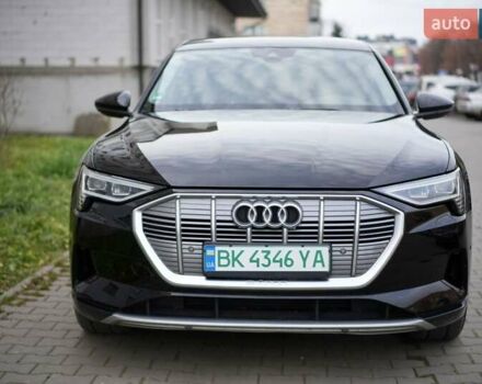 Чорний Ауді E-Tron, об'ємом двигуна 0 л та пробігом 47 тис. км за 32900 $, фото 2 на Automoto.ua