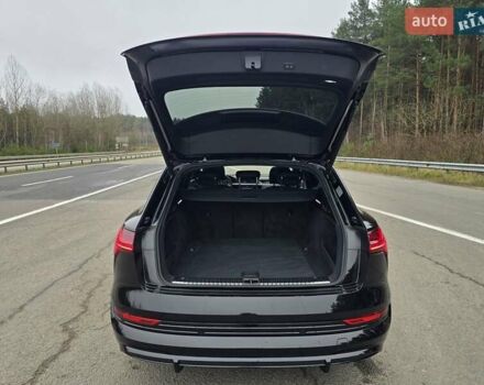Чорний Ауді E-Tron, об'ємом двигуна 0 л та пробігом 61 тис. км за 47777 $, фото 43 на Automoto.ua