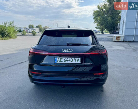 Чорний Ауді E-Tron, об'ємом двигуна 0 л та пробігом 55 тис. км за 41000 $, фото 8 на Automoto.ua