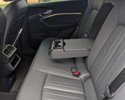 Чорний Ауді E-Tron, об'ємом двигуна 0 л та пробігом 45 тис. км за 41500 $, фото 10 на Automoto.ua