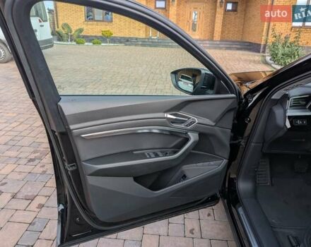 Черный Ауди E-Tron, объемом двигателя 0 л и пробегом 95 тыс. км за 29800 $, фото 22 на Automoto.ua