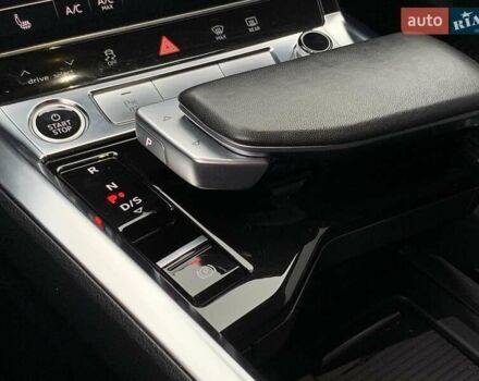 Черный Ауди E-Tron, объемом двигателя 0 л и пробегом 64 тыс. км за 35955 $, фото 63 на Automoto.ua