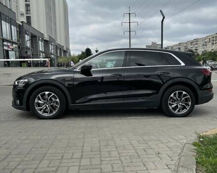 Черный Ауди E-Tron, объемом двигателя 0 л и пробегом 46 тыс. км за 33500 $, фото 1 на Automoto.ua