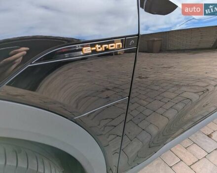 Черный Ауди E-Tron, объемом двигателя 0 л и пробегом 95 тыс. км за 29800 $, фото 21 на Automoto.ua