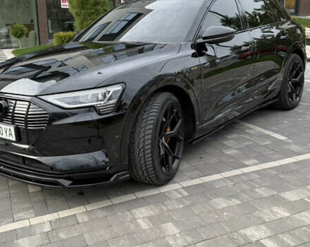 Черный Ауди E-Tron, объемом двигателя 0 л и пробегом 20 тыс. км за 45000 $, фото 3 на Automoto.ua