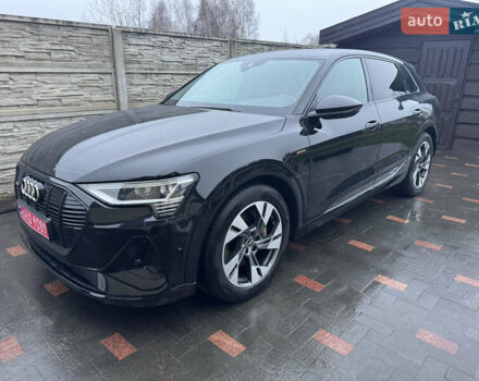 Чорний Ауді E-Tron, об'ємом двигуна 0 л та пробігом 142 тис. км за 29950 $, фото 4 на Automoto.ua