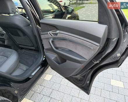 Черный Ауди E-Tron, объемом двигателя 0 л и пробегом 45 тыс. км за 30900 $, фото 33 на Automoto.ua