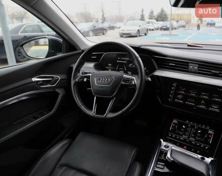 Чорний Ауді E-Tron, об'ємом двигуна 0 л та пробігом 78 тис. км за 43000 $, фото 13 на Automoto.ua
