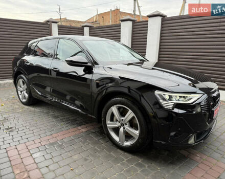 Черный Ауди E-Tron, объемом двигателя 0 л и пробегом 64 тыс. км за 31700 $, фото 1 на Automoto.ua