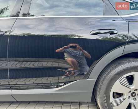 Черный Ауди E-Tron, объемом двигателя 0 л и пробегом 97 тыс. км за 30900 $, фото 29 на Automoto.ua