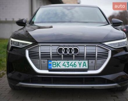 Чорний Ауді E-Tron, об'ємом двигуна 0 л та пробігом 47 тис. км за 32900 $, фото 1 на Automoto.ua