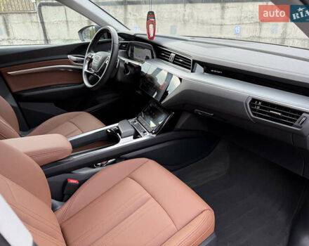 Черный Ауди E-Tron, объемом двигателя 0 л и пробегом 79 тыс. км за 29999 $, фото 25 на Automoto.ua