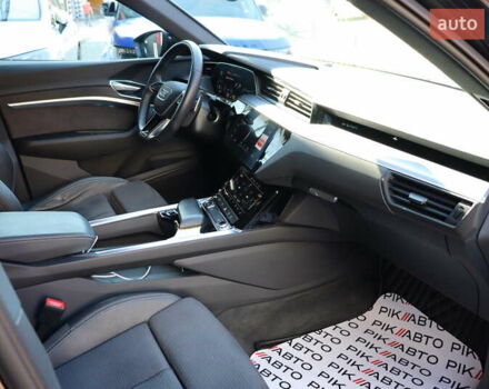 Черный Ауди E-Tron, объемом двигателя 0 л и пробегом 17 тыс. км за 44900 $, фото 48 на Automoto.ua