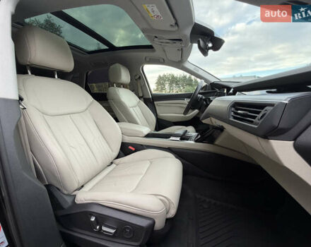 Черный Ауди E-Tron, объемом двигателя 0 л и пробегом 56 тыс. км за 40890 $, фото 37 на Automoto.ua