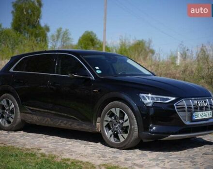 Черный Ауди E-Tron, объемом двигателя 0 л и пробегом 45 тыс. км за 32900 $, фото 3 на Automoto.ua