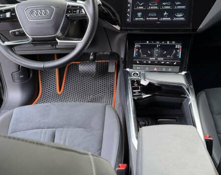 Черный Ауди E-Tron, объемом двигателя 0 л и пробегом 20 тыс. км за 45000 $, фото 19 на Automoto.ua