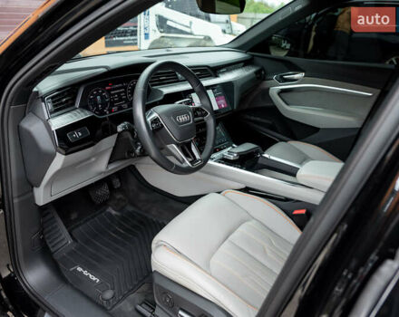 Чорний Ауді E-Tron, об'ємом двигуна 0 л та пробігом 80 тис. км за 37000 $, фото 24 на Automoto.ua