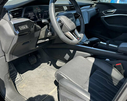 Черный Ауди E-Tron, объемом двигателя 0 л и пробегом 33 тыс. км за 46611 $, фото 6 на Automoto.ua