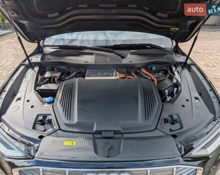 Черный Ауди E-Tron, объемом двигателя 0 л и пробегом 95 тыс. км за 29800 $, фото 75 на Automoto.ua