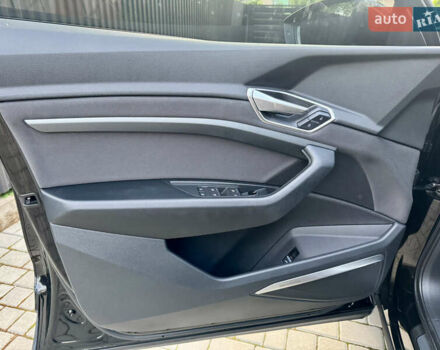 Черный Ауди E-Tron, объемом двигателя 0 л и пробегом 97 тыс. км за 30900 $, фото 38 на Automoto.ua